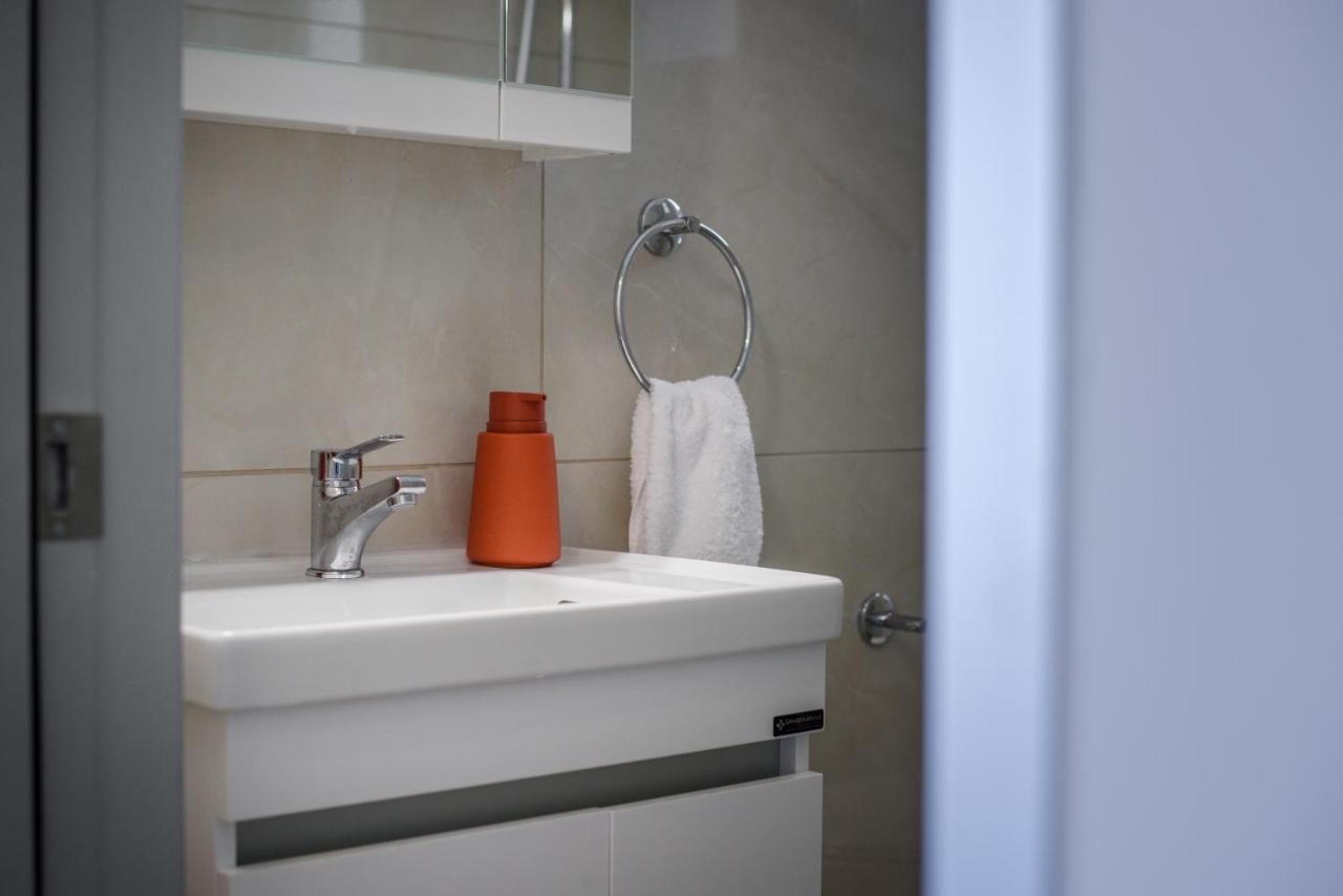 Bigblue Luxury Apartments Πόρος Εξωτερικό φωτογραφία